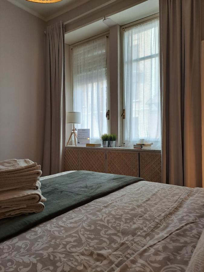 Marie Antoinette-pala Alpitour- Private Parking Torino